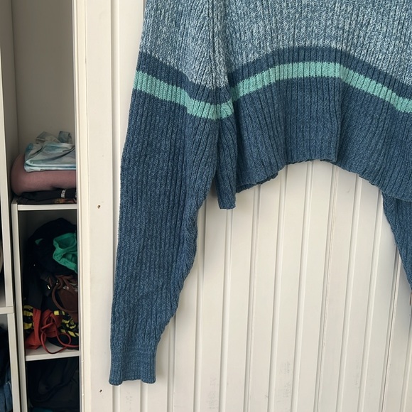 Aeropostale cropped crewneck sweater - Picture 3 of 4